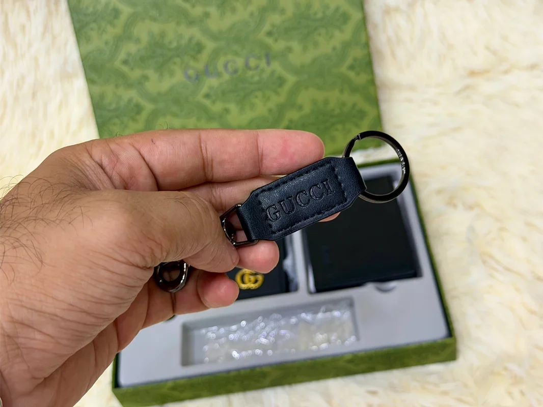 Gucci Black Grain Wallet Gift Set with Card Holder & Keychain
