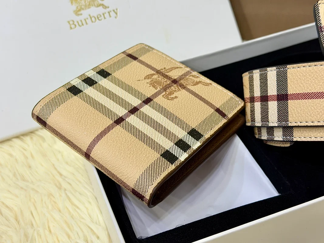 Burberry Check Belt & Wallet Gift Set with Signature B Buckle