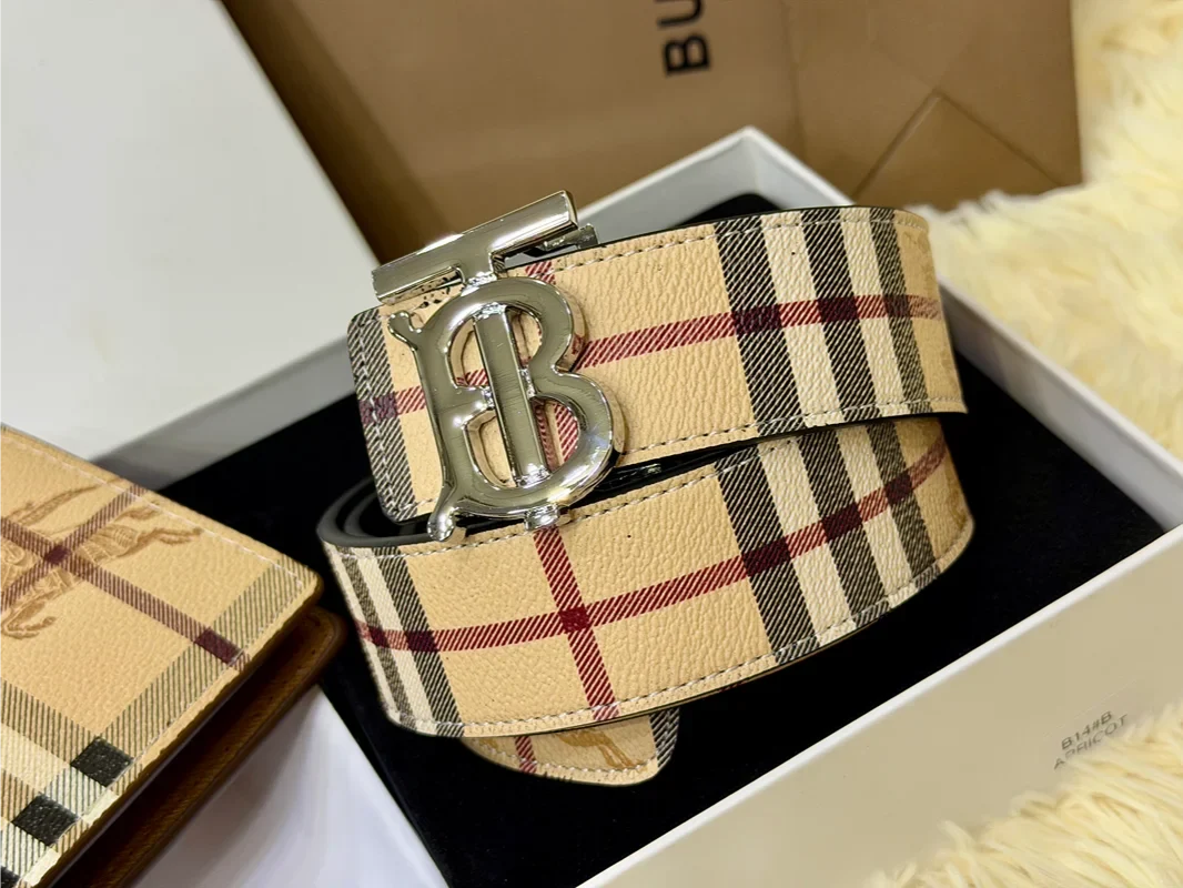Burberry Check Belt & Wallet Gift Set with Signature B Buckle