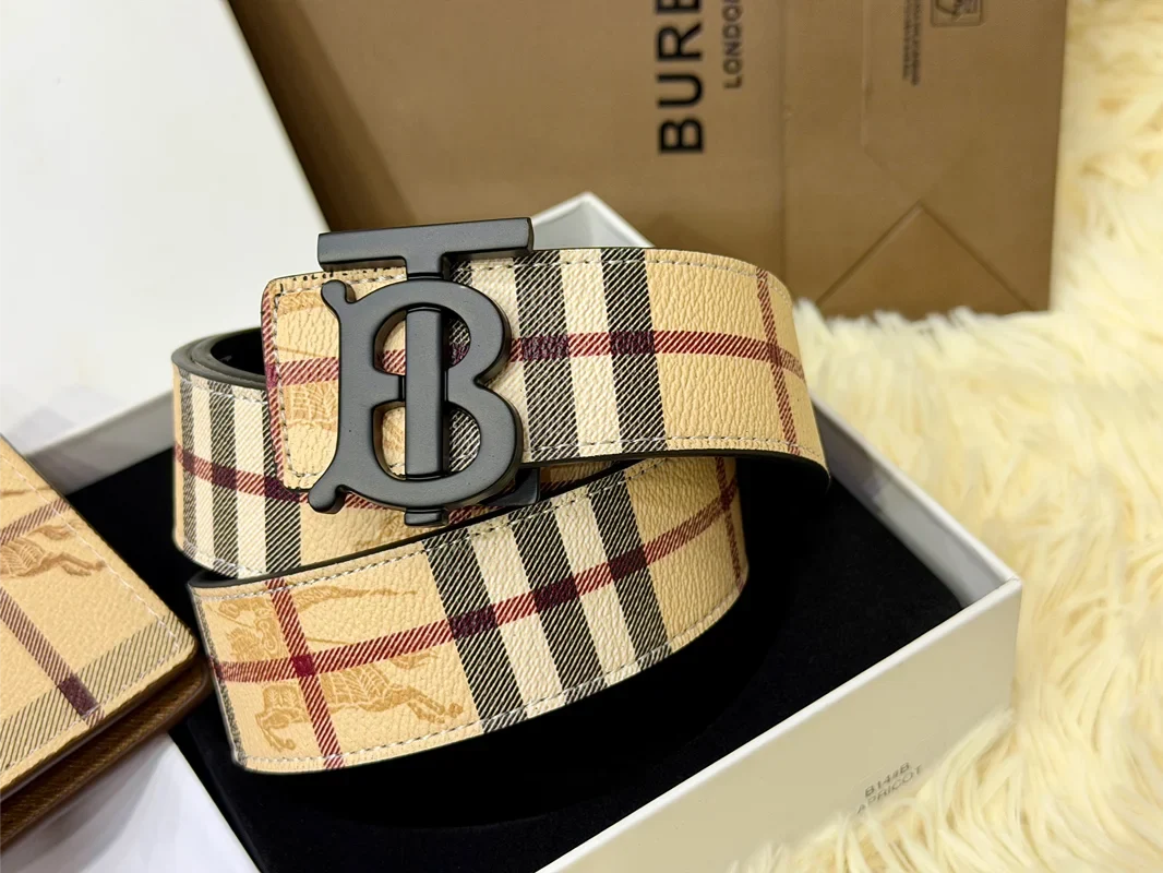 Burberry Check Belt & Wallet Gift Set with Signature B Buckle