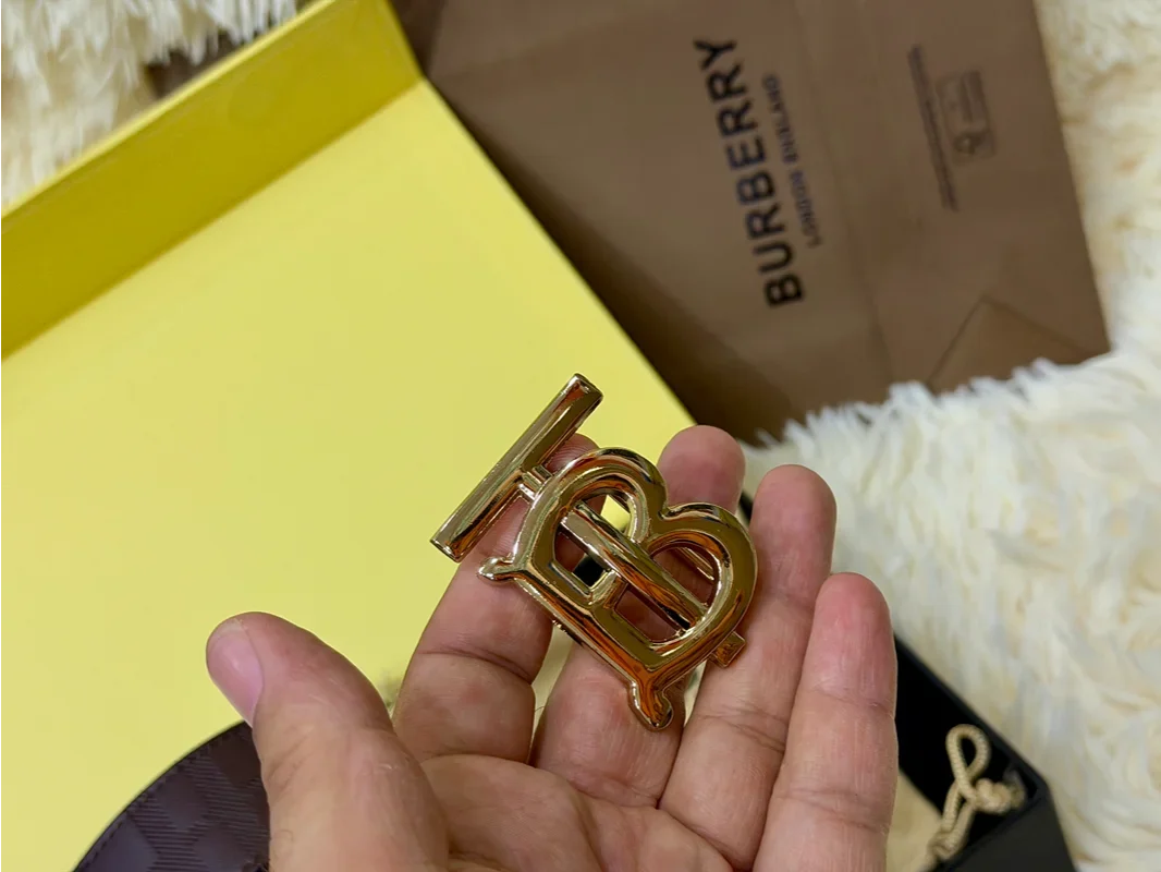 Burberry Dark Brown Belt Gift Set with Interchangeable B Buckles