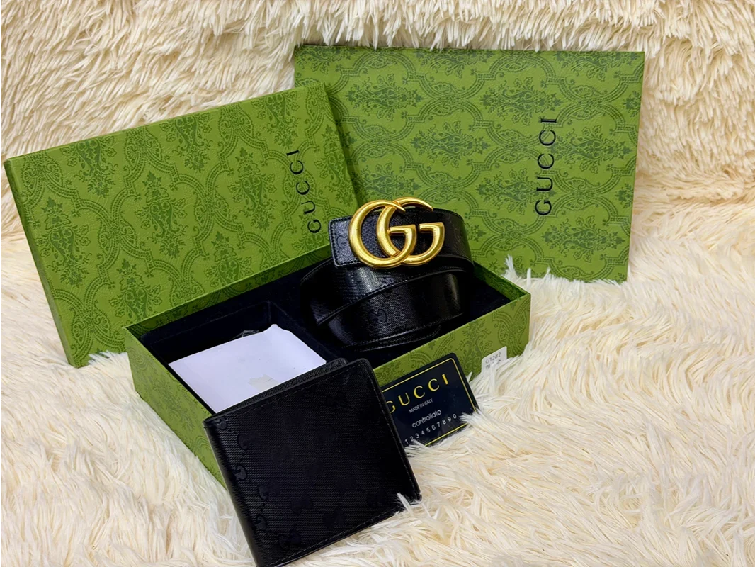 Gucci Black Belt Gift Set with Interchangeable GG Buckles