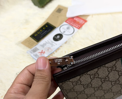 Gucci GG Supreme Bee Print Zip Pouch