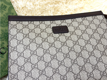 Gucci GG Supreme Beige Monogram Zip Pouch