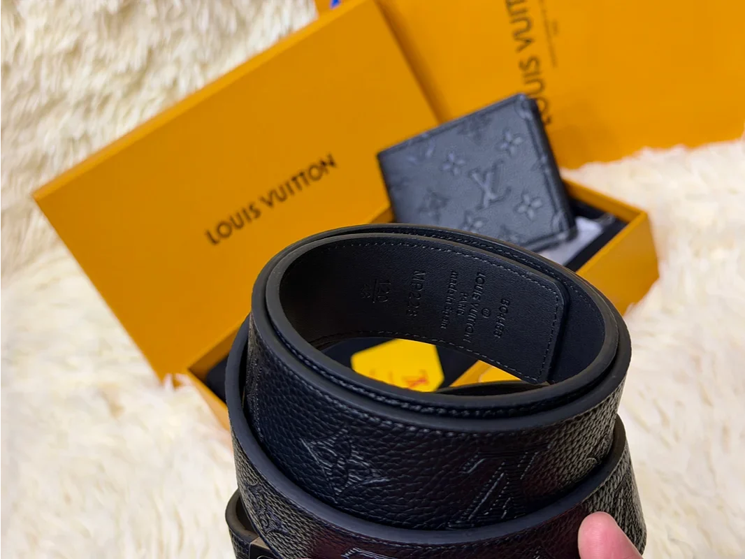Louis Vuitton Black Belt & Wallet Gift Set with LV Buckle