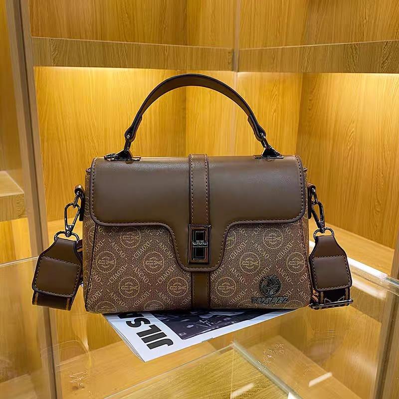 Aurila Crossbody